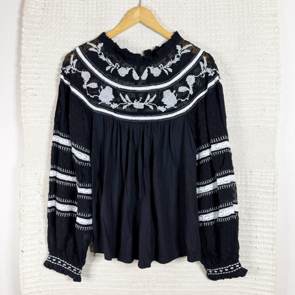 ANTHROPOLOGIE Maeve black and white embroidered Winona lace top SMALL